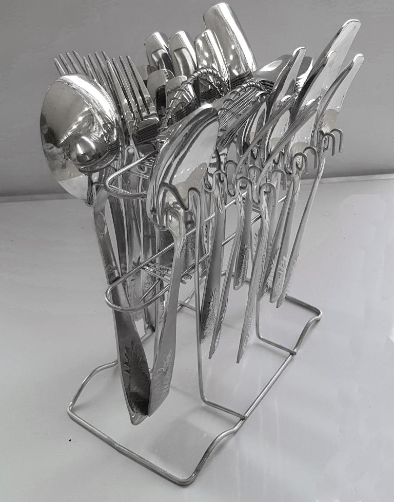 29 Pcs High Quality Stainless Steel Cutlery Set with Spoons, Forks, Knifes and Holder Stand